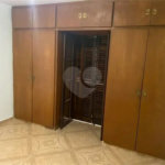 Sobrado à venda com 3 quartos em Jardim Arpoador, São Paulo, SP