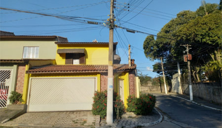 Sobrado à venda com 3 quartos, sendo 1 suíte,  em Tremembé, São Paulo, SP