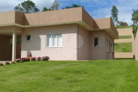 Casa à venda com 3 quartos, sendo 1 suíte,  em Loteamento Jardim Solares, Atibaia, SP
