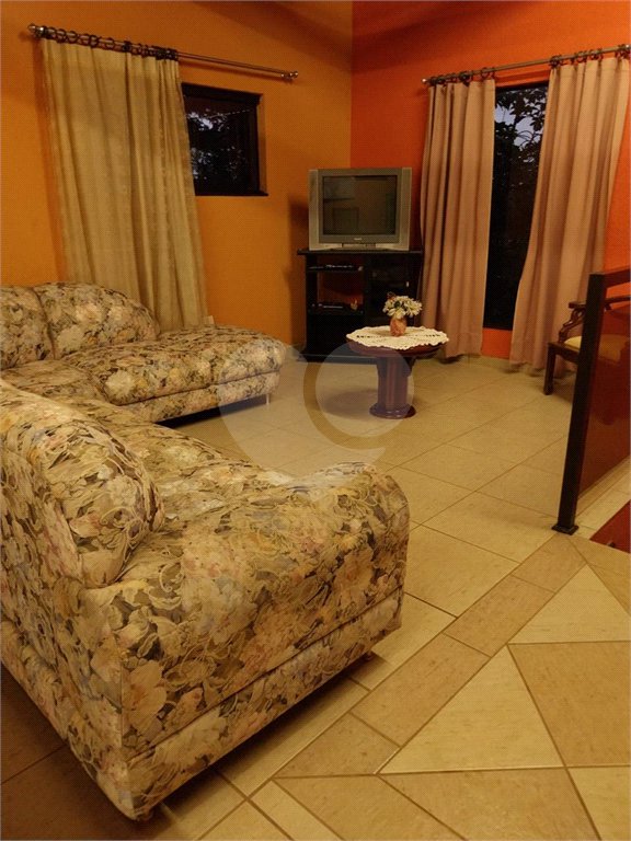 Chácara à venda com 3 quartos, sendo 1 suíte, em Estância Piratininga, Suzano, SP
