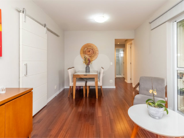 Apartamento à venda com 3 quartos, sendo 1 suíte,  em Vila Sofia, São Paulo, SP