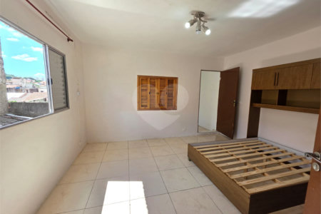 Sobrado à venda com 4 quartos, sendo 1 suíte,  em Rio Pequeno, São Paulo, SP