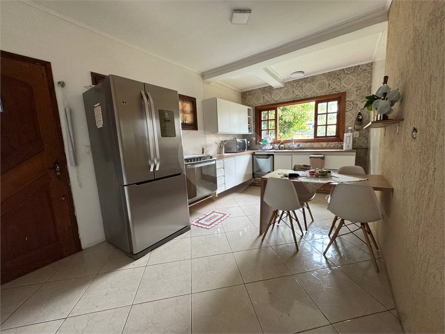 Casa à venda com 3 quartos, sendo 1 suíte, no condomínio Haras São Luiz, Salto - SP