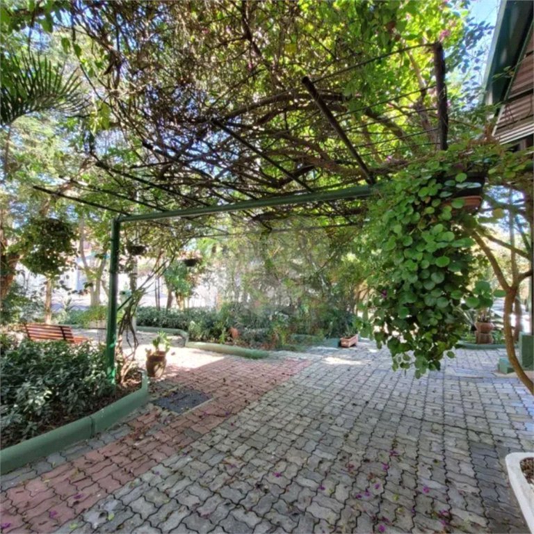 Sobrado à venda com 4 suítes em Jardim Olympia, São Paulo, SP