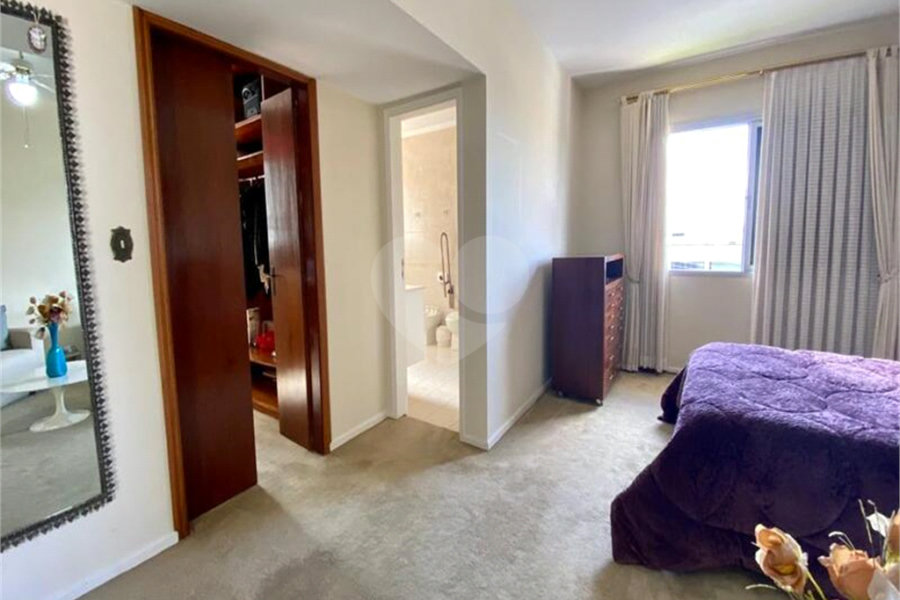 Sobrado à venda com 4 quartos, sendo 1 suíte, em Jardim São Bento, São Paulo, SP