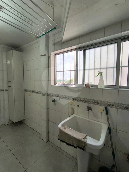 Apartamento com 2 Dormitórios , amplo com 77 metros e com vaga de garagem fixa