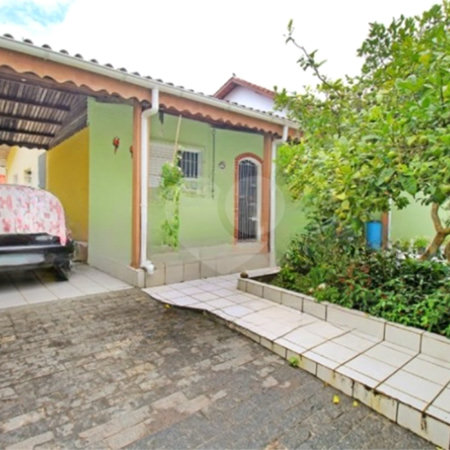 Casa à venda com 3 quartos, sendo 1 suíte,  em Estância Balneária Belmira Novaes, Peruíbe, SP