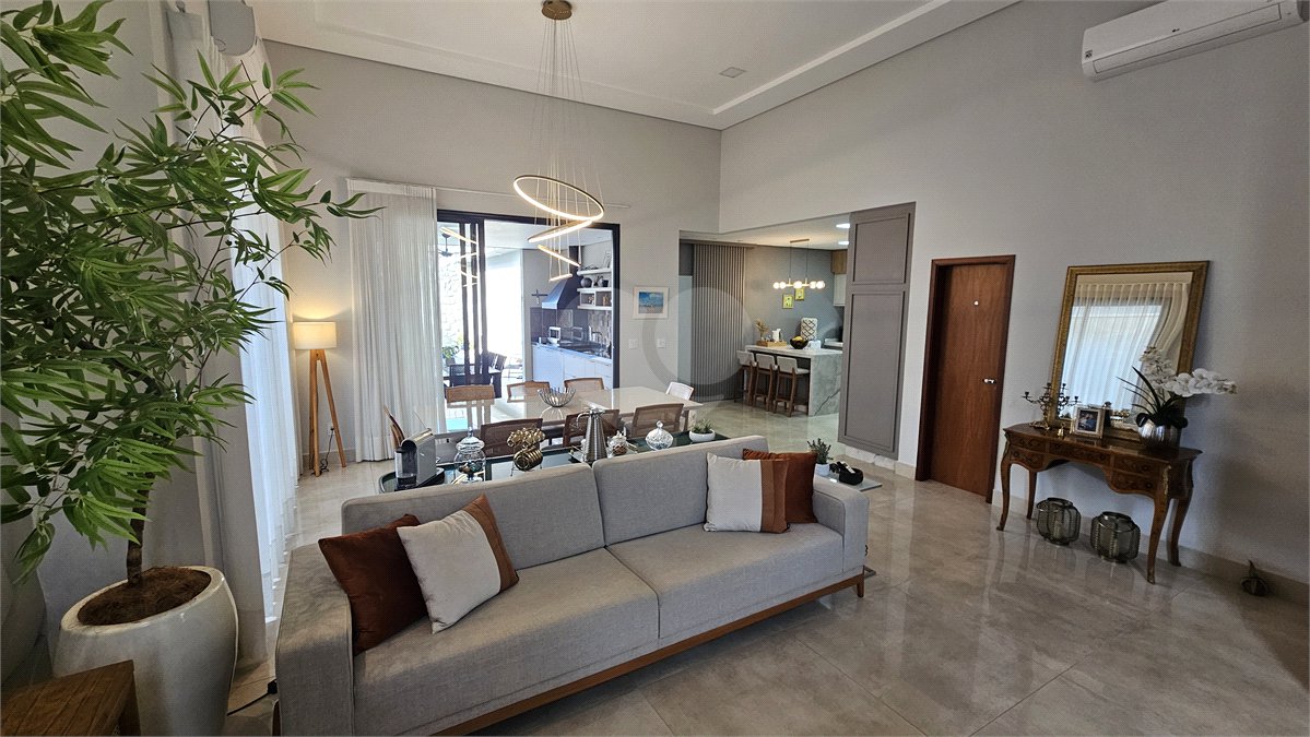 Casa à venda com 4 suítes no condomínio Residencial Helvetia Park, Indaiatuba - SP