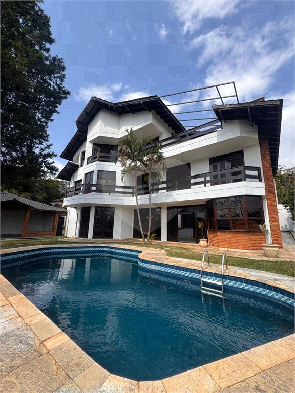 Sobrado à venda ou para alugar com 4 quartos, sendo 3 suítes, em Serra da Cantareira, Mairiporã, SP