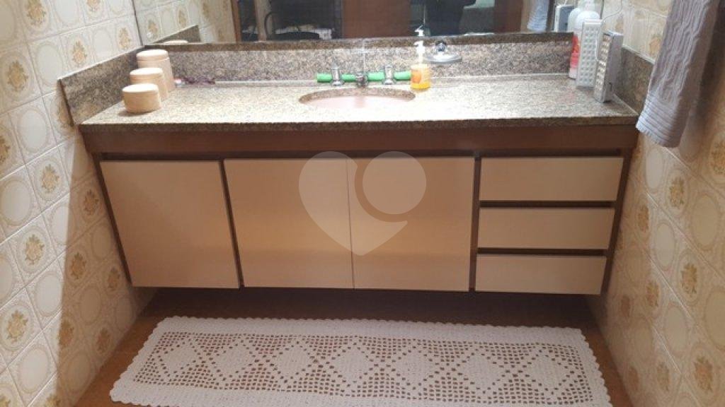 Sobrado à venda com 4 quartos, sendo 1 suíte, em Tremembé, São Paulo, SP