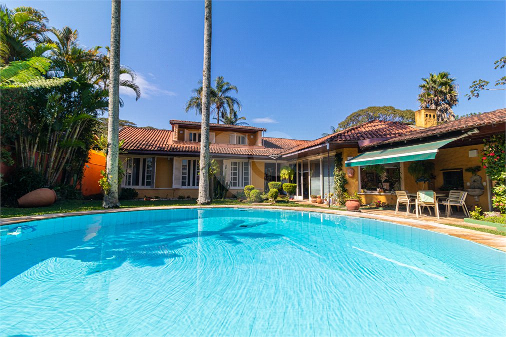 Casa à venda com 3 quartos, sendo 2 suítes, em Interlagos, São Paulo, SP