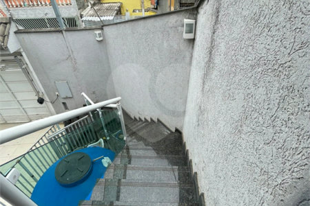 Sobrado à venda com 3 suítes em Vila Nivi, São Paulo, SP