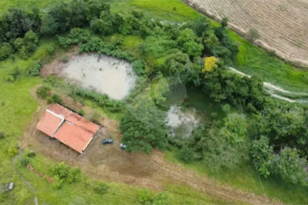 Sítio à venda com 4 quartos, sendo 1 suíte, no Centro, Elias Fausto, SP