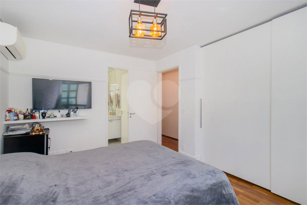 Casa à venda com 4 suítes no condomínio Conde D Eu, São Paulo - SP