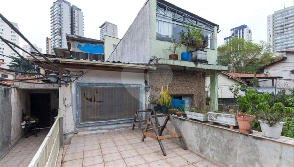 Sobrado à venda com 3 quartos, sendo 1 suíte, em Bosque da Saúde, São Paulo, SP