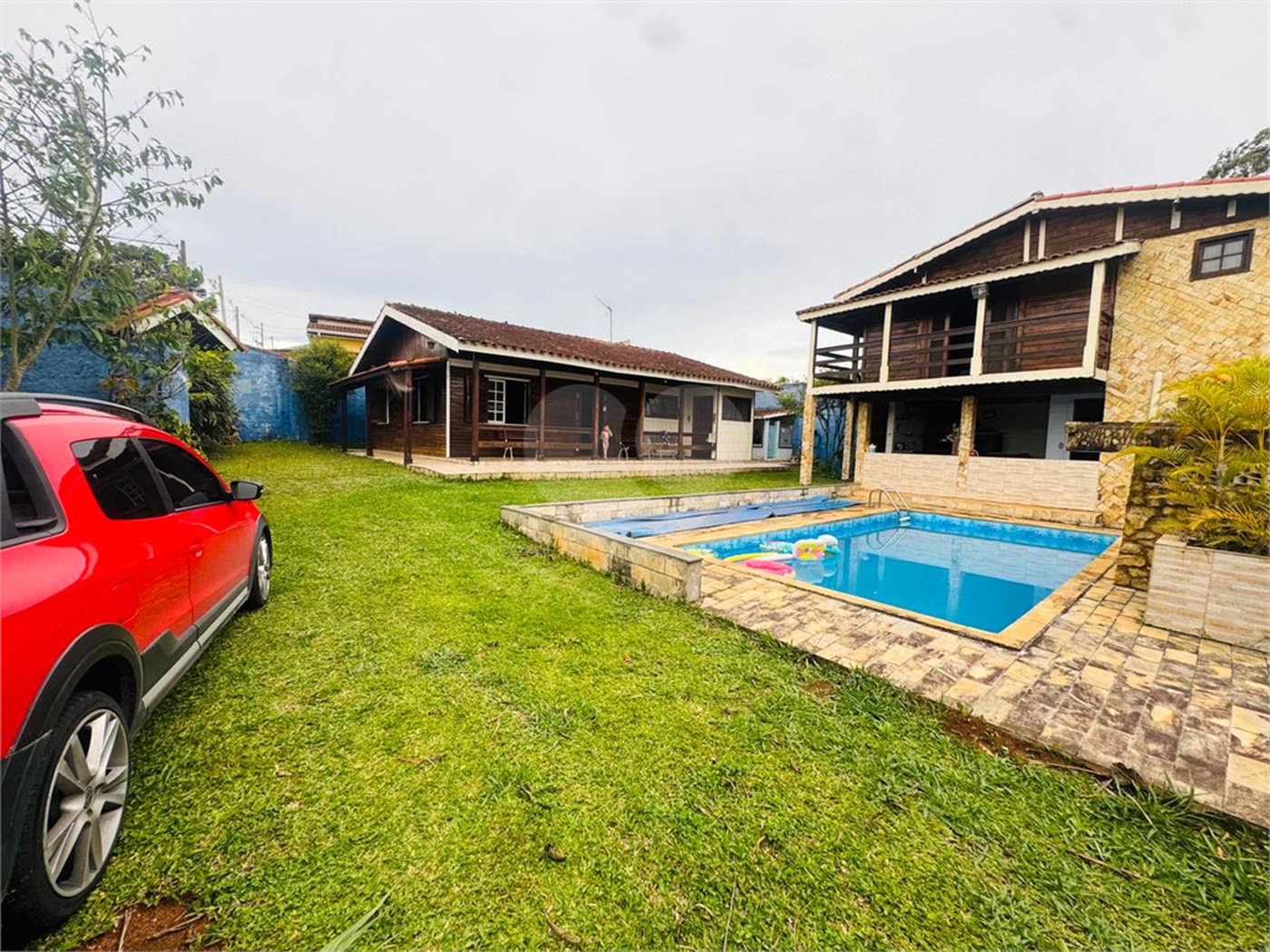 Chácara à venda com 6 quartos, sendo 2 suítes, em Jardim Dora, Suzano, SP