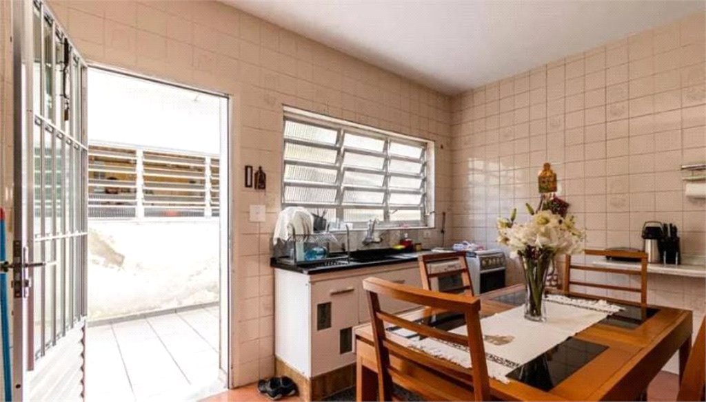 Sobrado à venda com 4 quartos, sendo 1 suíte,  em Vila Dalila, São Paulo, SP