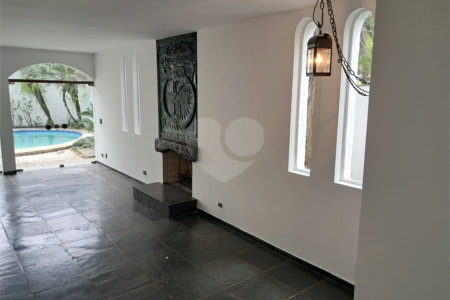 Sobrado à venda com 4 quartos, sendo 2 suítes, em Granja Julieta, São Paulo, SP