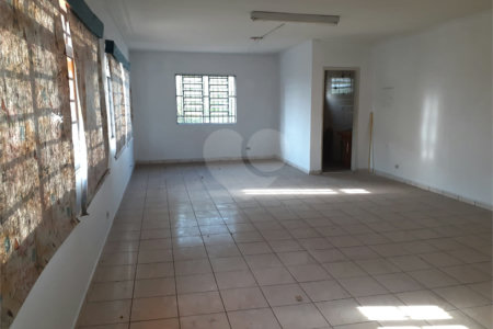 Sobrado à venda com 4 quartos, sendo 1 suíte, em Sumaré, São Paulo, SP