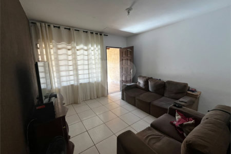 Casa à venda com 3 quartos, sendo 1 suíte,  em Vila Barth, Itapetininga, SP