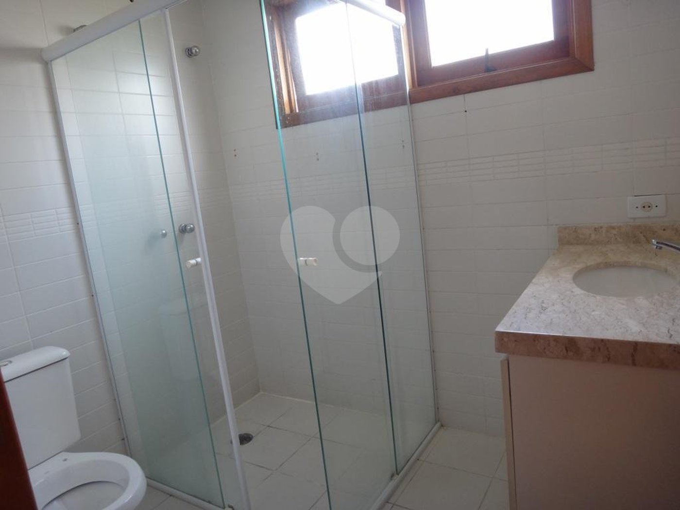 Casa à venda ou para alugar com 4 quartos, sendo 2 suítes, no condomínio Vila Hípica, São Paulo - SP