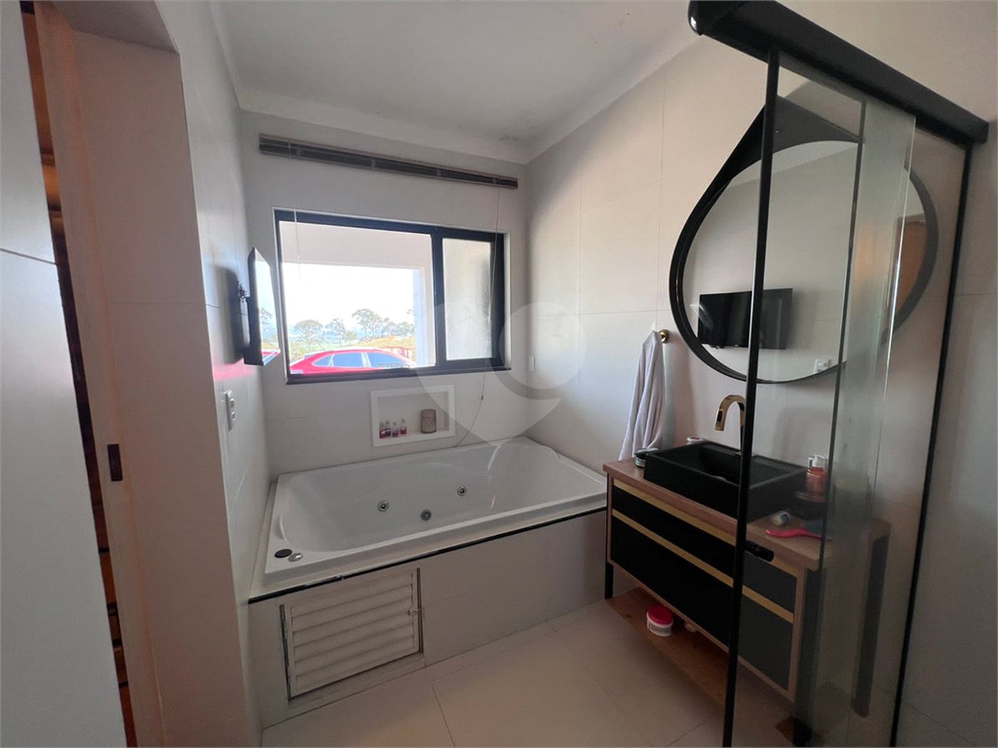 Casa à venda com 3 quartos, sendo 2 suítes,  no condomínio Residencial Alto da Floresta, Bom Jesus dos Perdões - SP