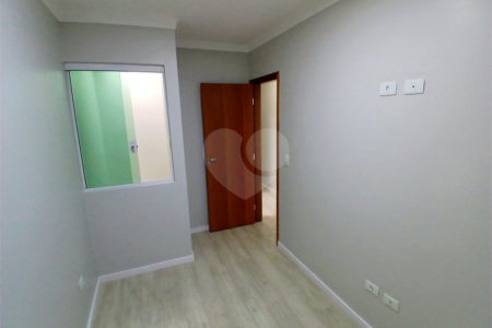 Sobrado à venda com 3 quartos, sendo 1 suíte,  em Parque Vitória, São Paulo, SP