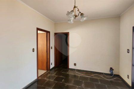 Casa à venda com 3 quartos, sendo 2 suítes, em Jardim Europa (vila Xavier), Araraquara, SP