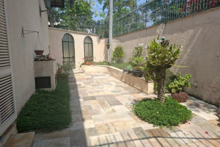 Casa à venda com 5 quartos, sendo 3 suítes,  em Alto da Boa Vista, São Paulo, SP