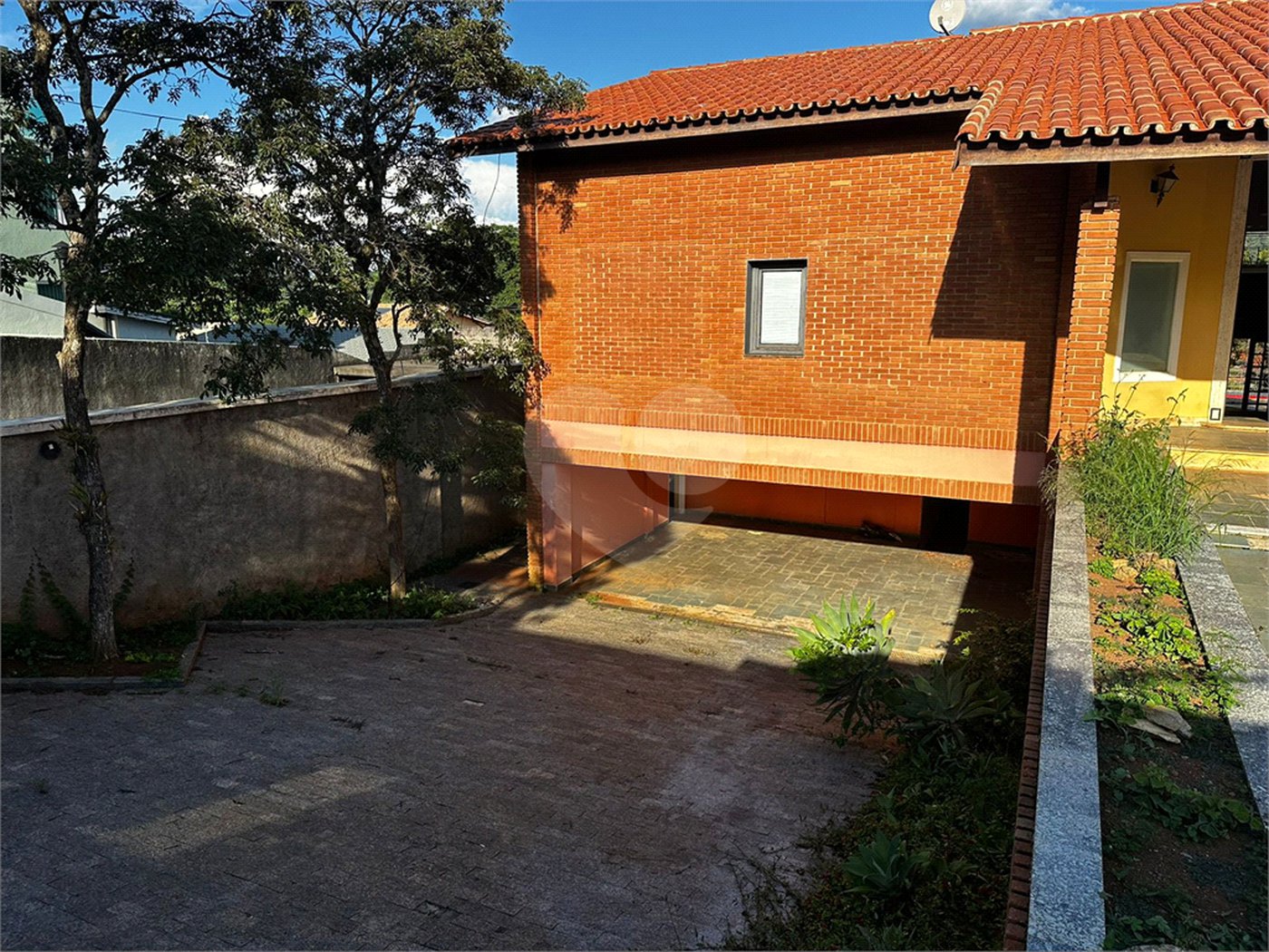 Casa à venda com 4 suítes em Vila Petrópolis, Atibaia, SP