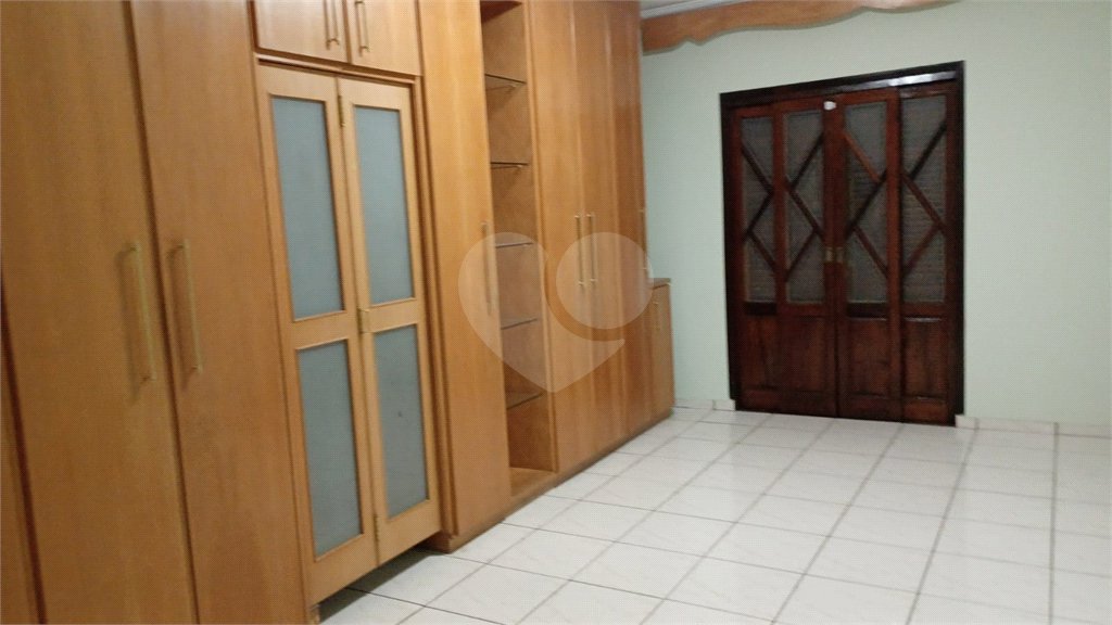 Sobrado à venda com 3 quartos, sendo 1 suíte, em Parque Renato Maia, Guarulhos, SP