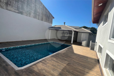 Sobrado à venda com 4 quartos, sendo 3 suítes, em Jardim Paulista, Atibaia, SP