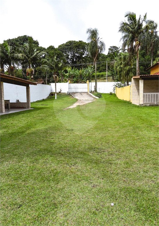 Chácara à venda com 3 quartos, sendo 1 suíte, em Vila São Pedro, Suzano, SP