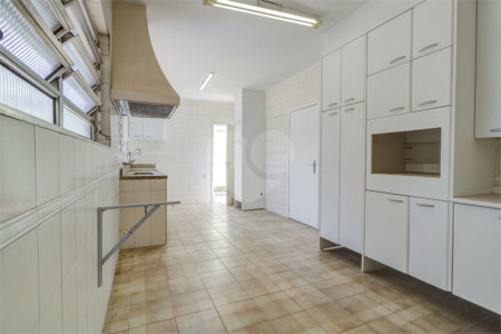 Sobrado à venda com 4 quartos, sendo 2 suítes,  em Brooklin, São Paulo, SP