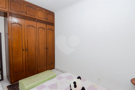 Casa à venda com 4 quartos, sendo 1 suíte, em Jardim Nova Taboão, Guarulhos, SP