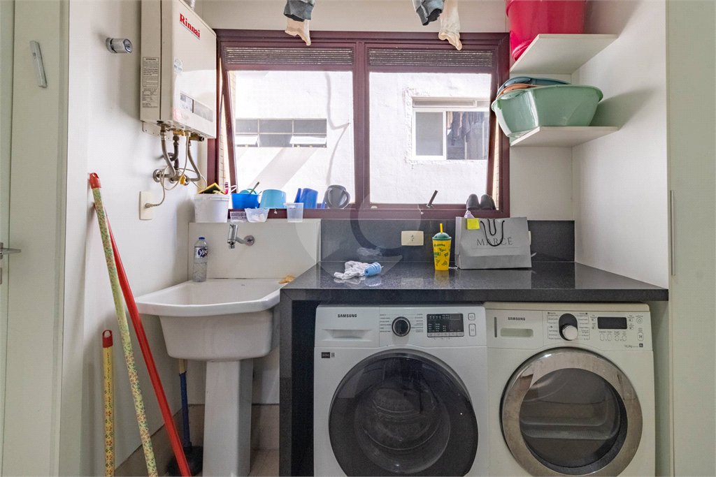 Apartamento à venda com 4 quartos, sendo 3 suítes, em Santa Cecília, São Paulo, SP