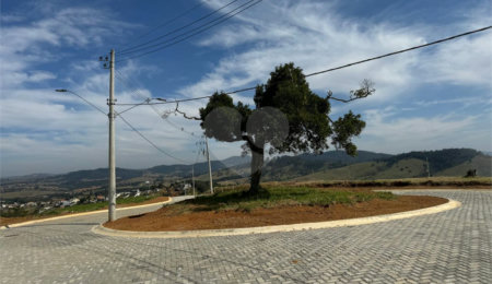 Terreno à venda no condomínio Paraíso da Montanha, Piracaia - SP