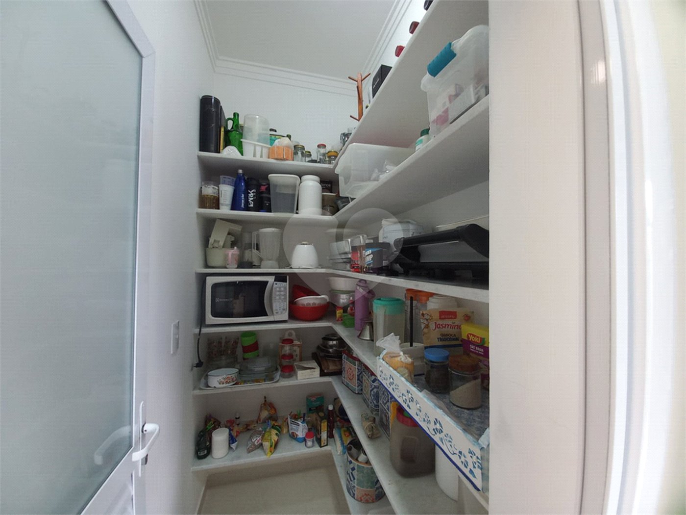 Casa à venda com 3 quartos, sendo 1 suíte, no condomínio São Domingos, Valinhos - SP