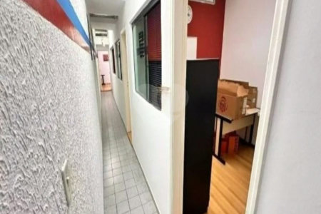 Prédio comercial com 322m², 8 salas, 3 banheiros, à venda no bairro Santo Antônio, São Caetano do Sul