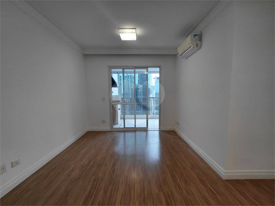 Apartamento à venda com 2 quartos, sendo 1 suíte, em Pinheiros, São Paulo, SP