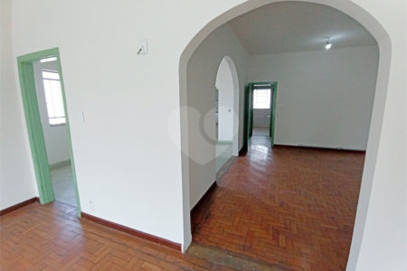 Casa à venda com 3 quartos no Centro, Vinhedo, SP