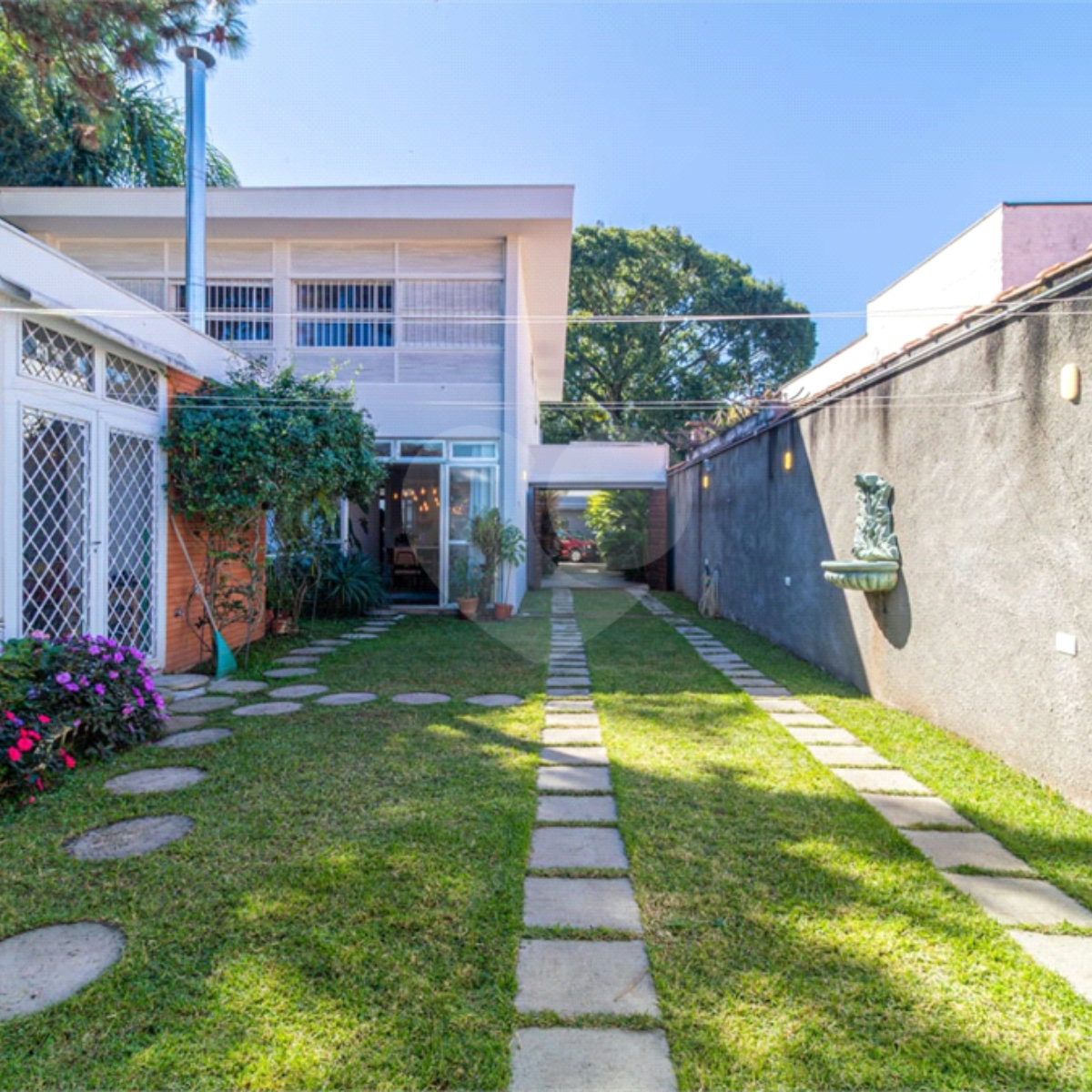 Casa à venda com 3 quartos, sendo 1 suíte, em Alto da Boa Vista, São Paulo, SP