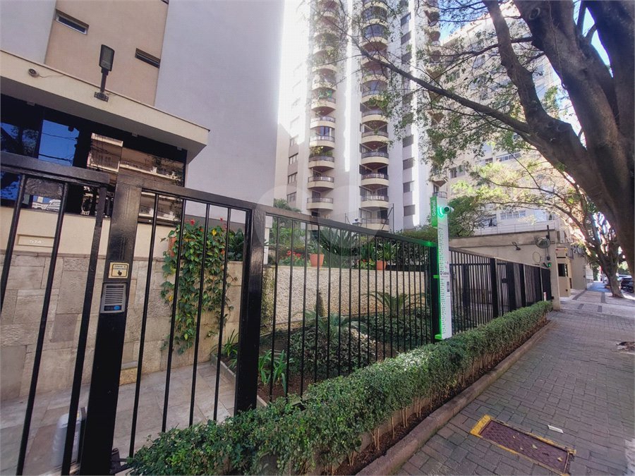Apartamento à venda com 3 quartos, sendo 1 suíte,  em Jardim Paulista, São Paulo, SP