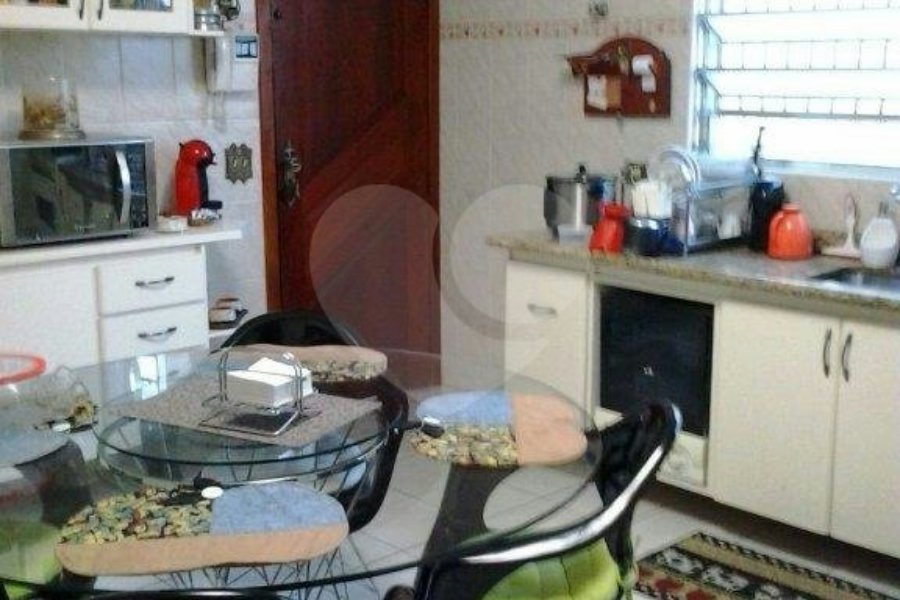 Sobrado à venda com 3 quartos, sendo 1 suíte, em Vila Galvão, Guarulhos, SP