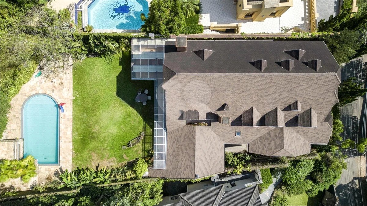 Casa de Vila à venda com 5 quartos, sendo 4 suítes, em Jardim Morumbi, São Paulo, SP
