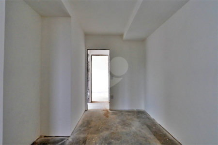 Apartamento à venda com 4 quartos, sendo 2 suítes,  em Jardim das Acácias, São Paulo, SP