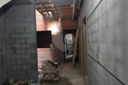 Casa para alugar com 1 quarto no condomínio Residencial Nivi, São Paulo - SP
