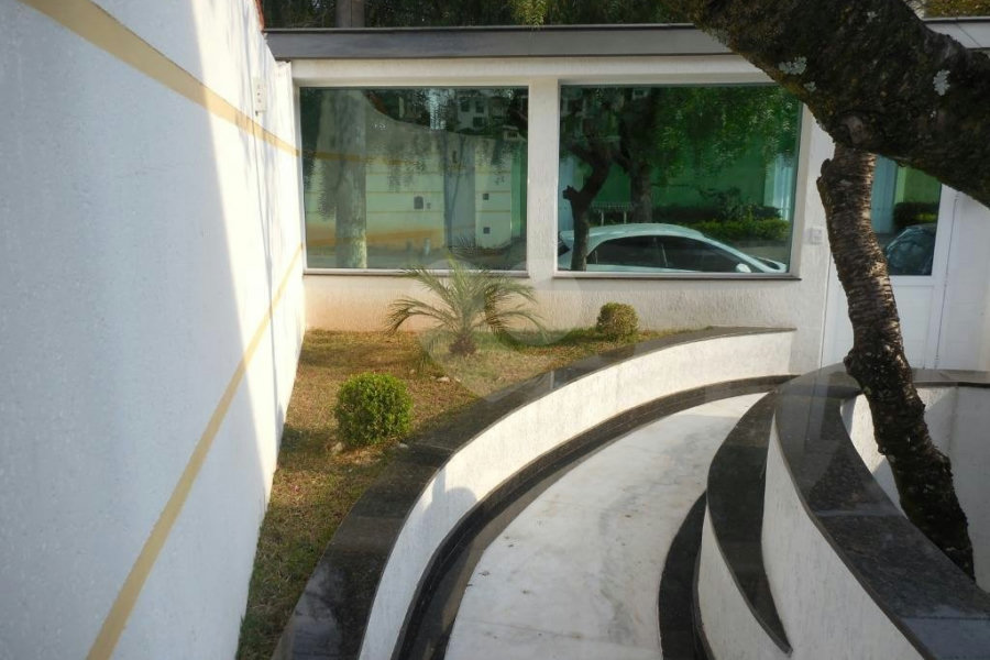 Casa Térrea à venda com 3 suítes em Horto, São Paulo, SP