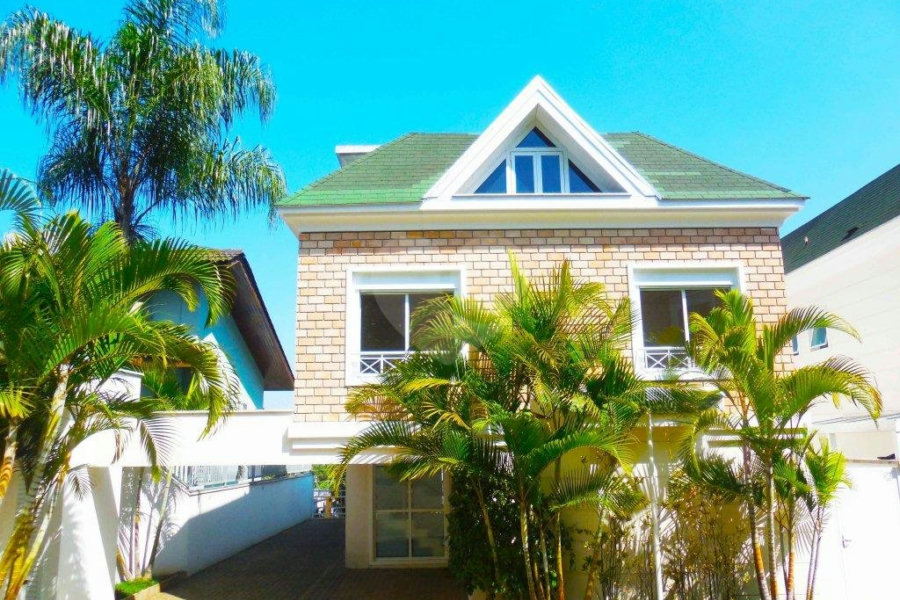 Casa à venda com 4 quartos, sendo 2 suítes, no condomínio Bristol Village, São Paulo - SP