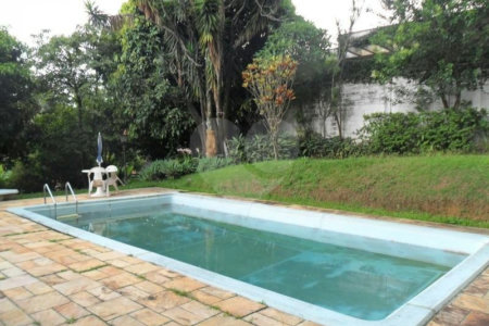Sobrado à venda com 3 quartos, sendo 1 suíte,  em Vila São Francisco, São Paulo, SP
